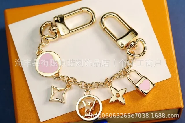 Louis Vuitton Uncategorized LV Monogram Four-Leaf Clover Charm Keychain product detail image 1