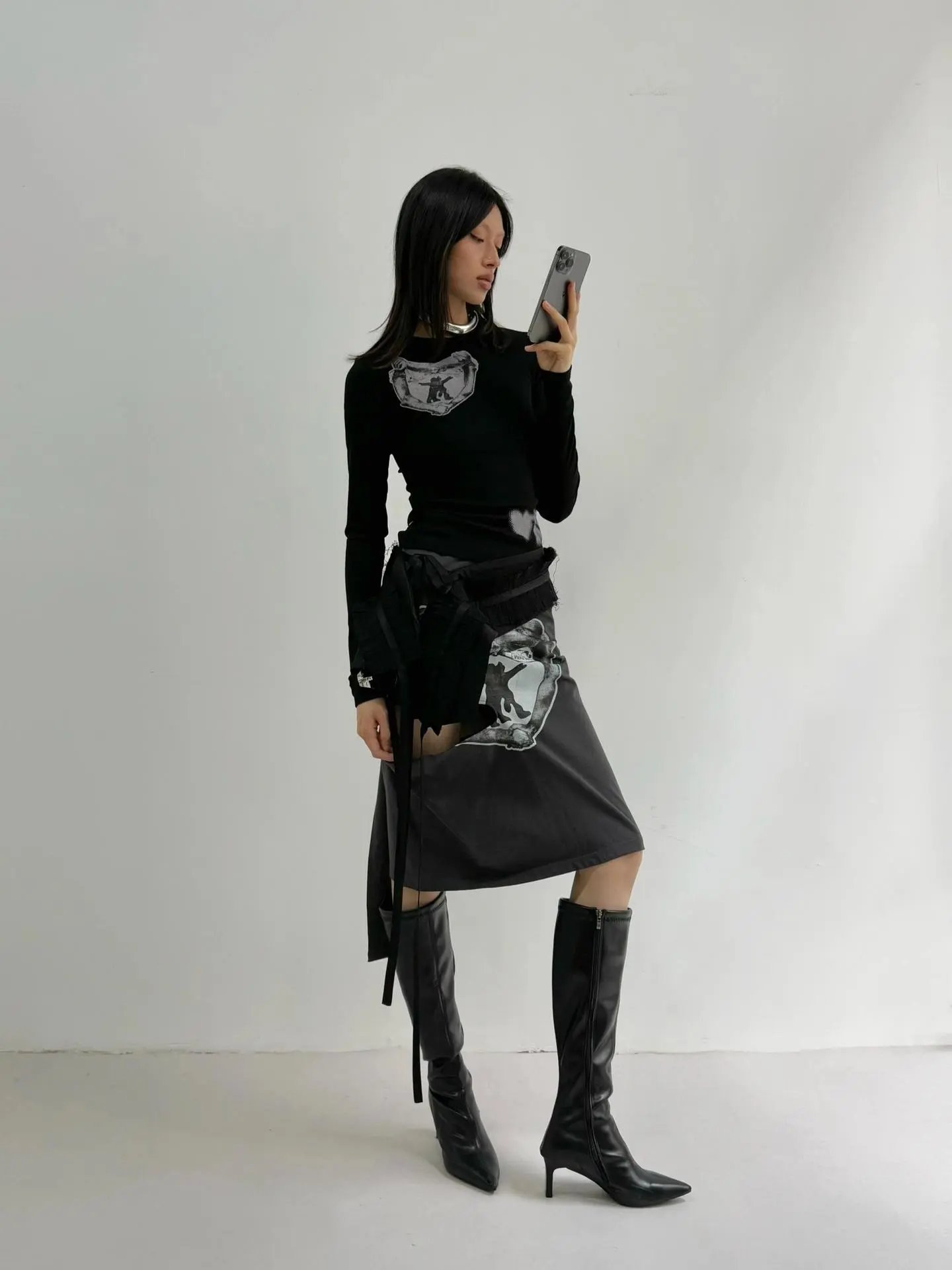 Open YY Heart Shield Knit Top Black - 32