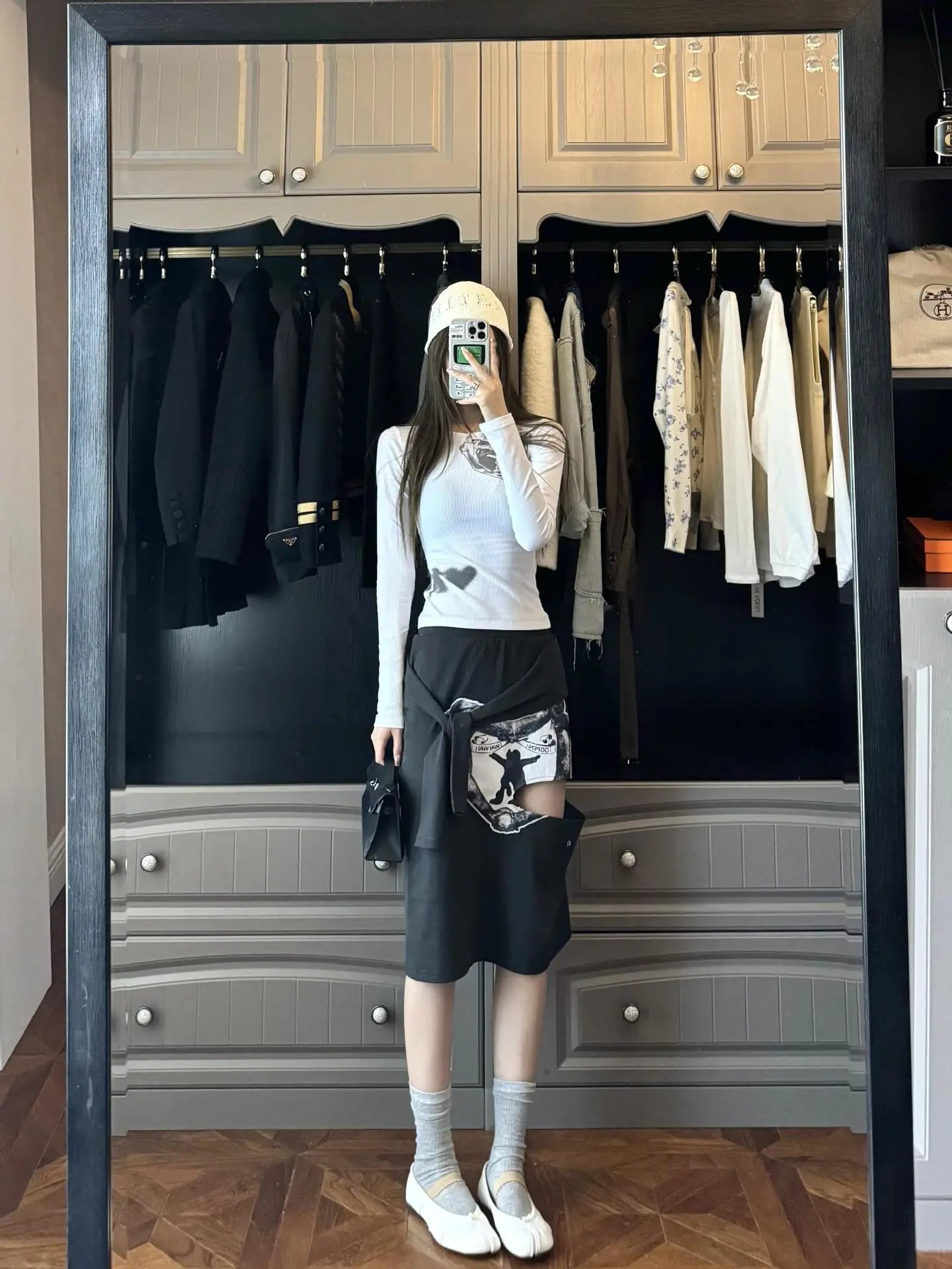 Open YY Heart Shield Knit Top Black - 36
