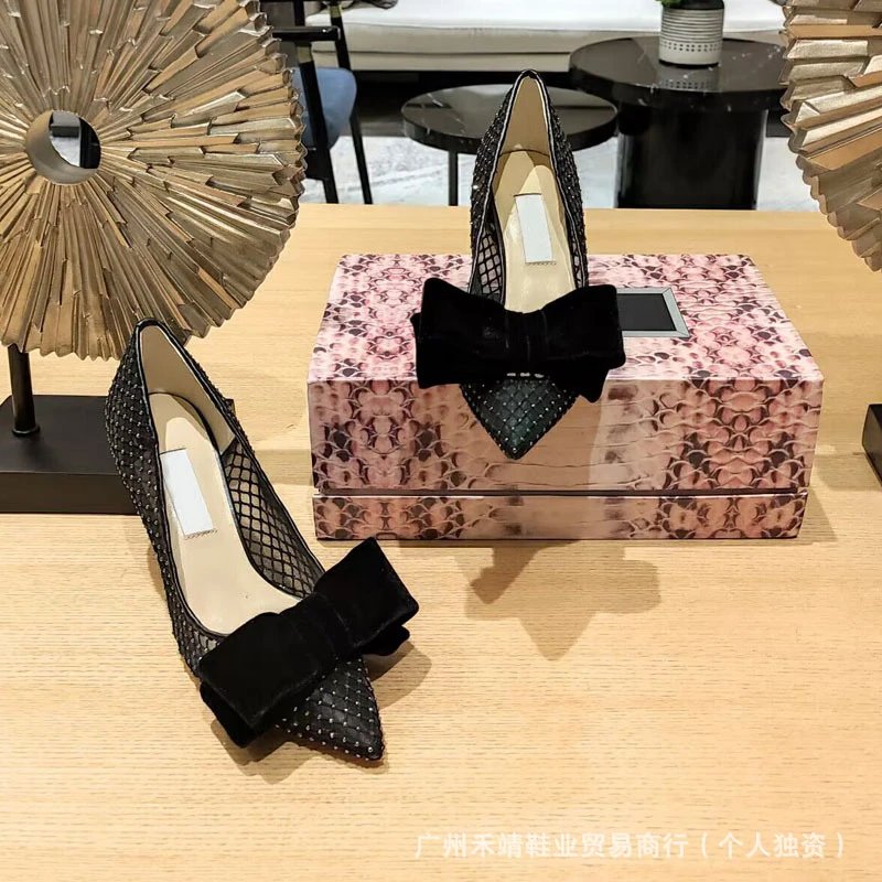 Valentino Garavani Rockstud Bow Pointed-Toe Pumps Black - 4