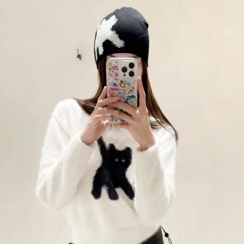 aeae Hats Reversible Knitted Cat Graphic Beanie image 2