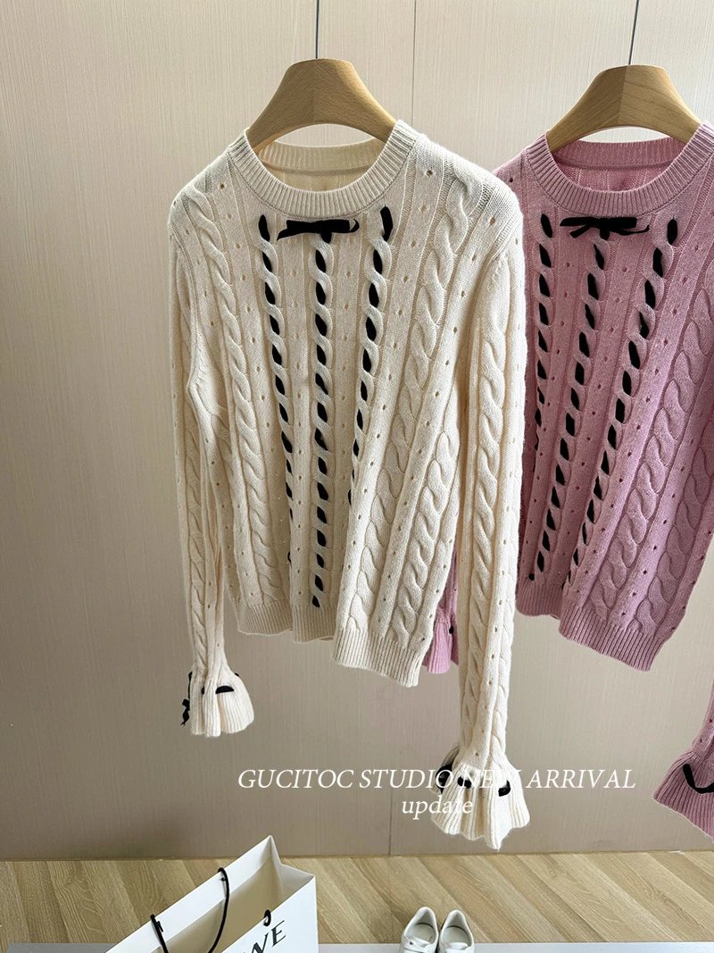 Off-White Cable Knit Sweater with Black Bow Detail White Sweater - 5