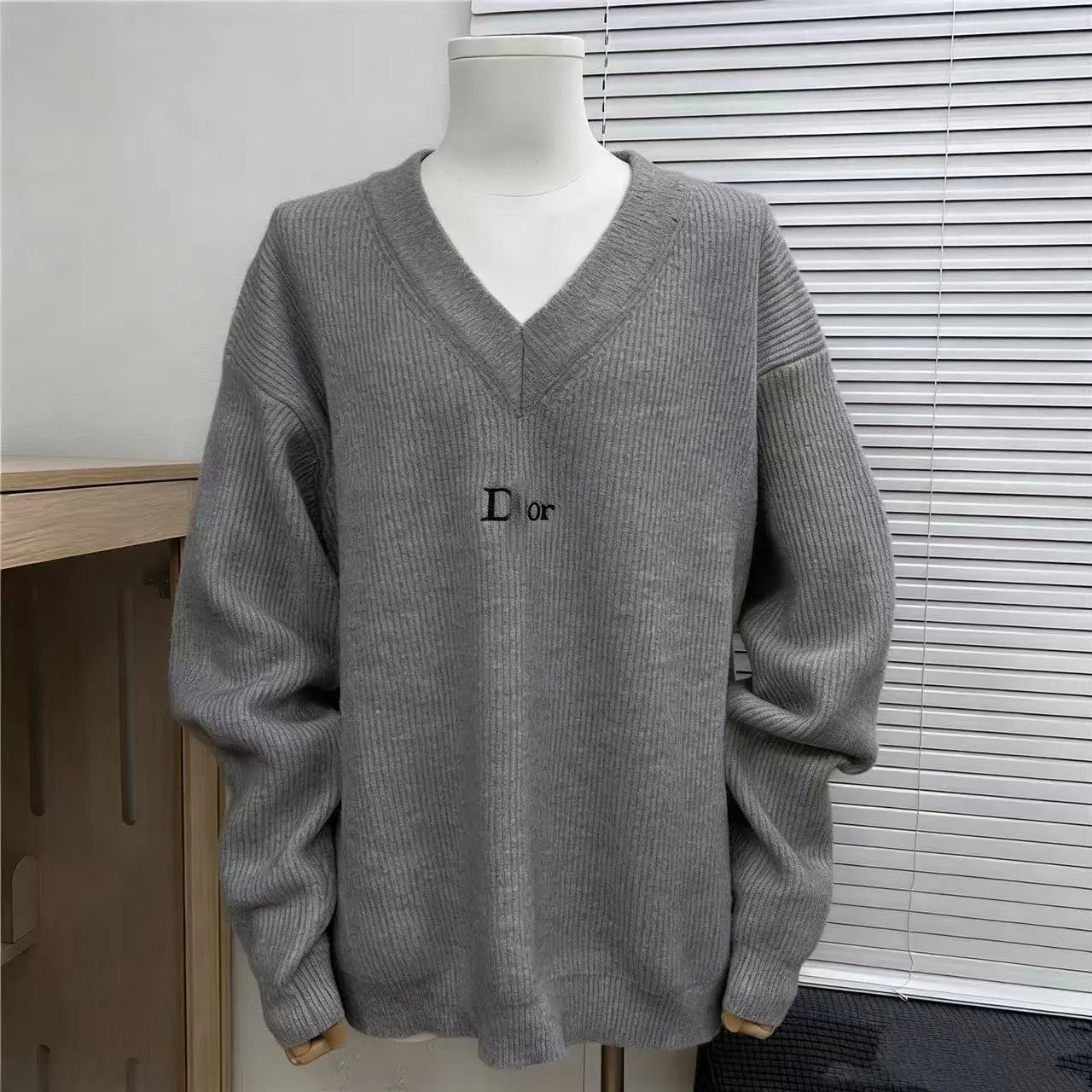 Design Cable Knit Crewneck Sweater Gray - 2