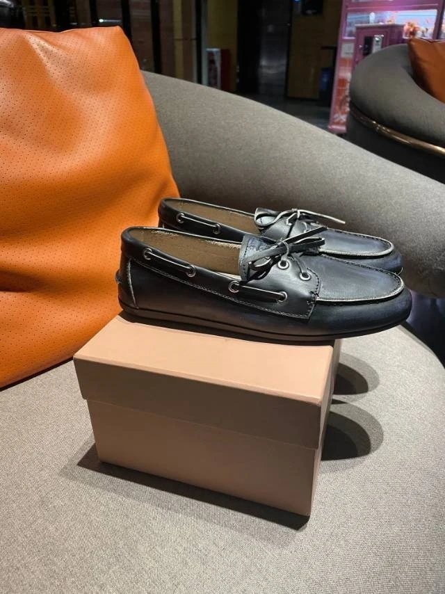 Hermès Moccasin Boat Shoes Distressed Brown Leather - 6
