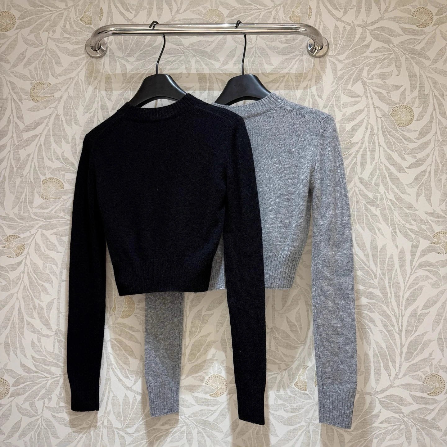 Miu Miu Logo Knit Cropped Sweater Black and Gray - 6