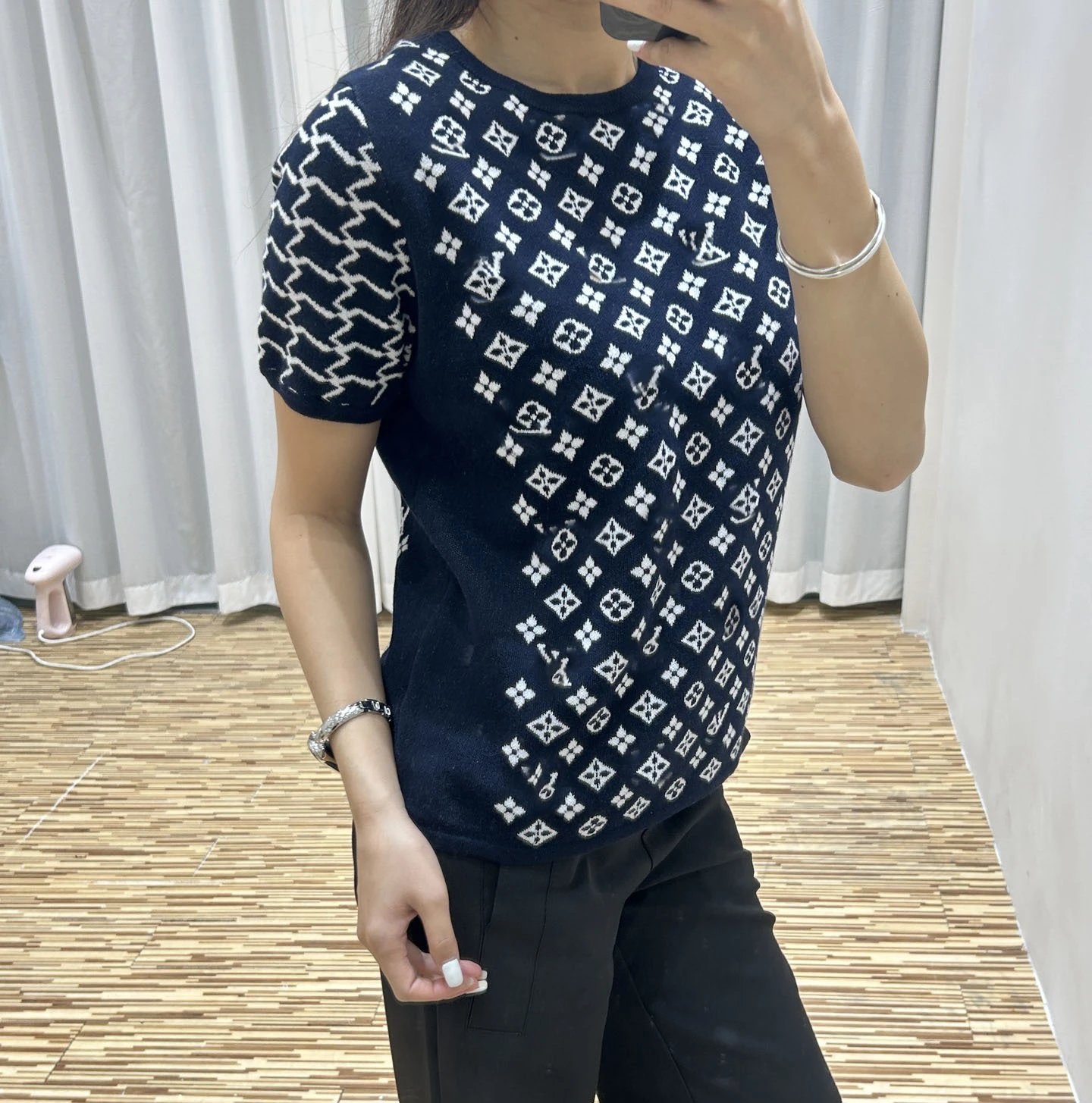 Louis Vuitton Monogram Knit T-Shirt Beige T-Shirt - 14