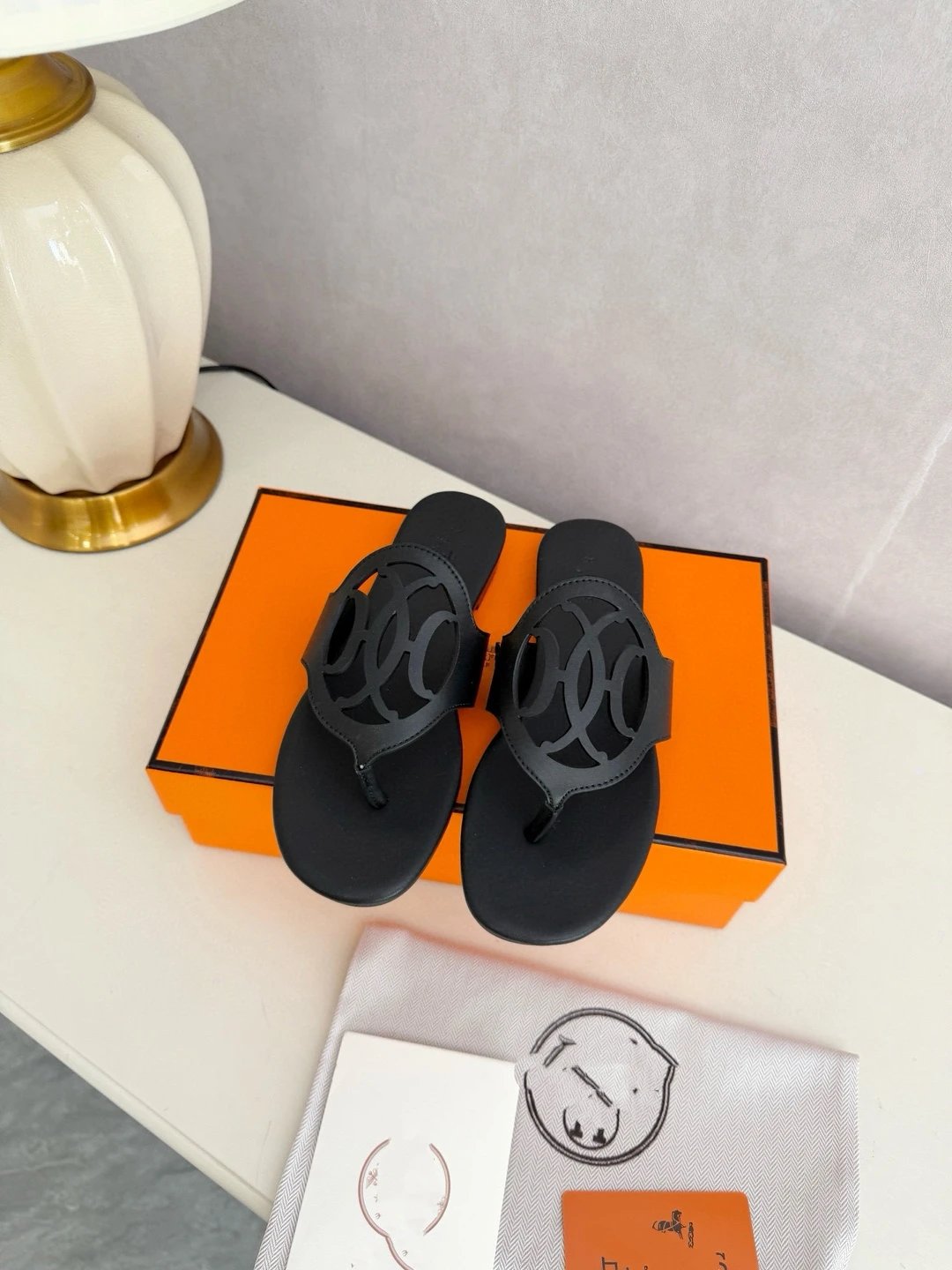 Hermès Oran Sandals Beige Leather Thong Sandals - 2