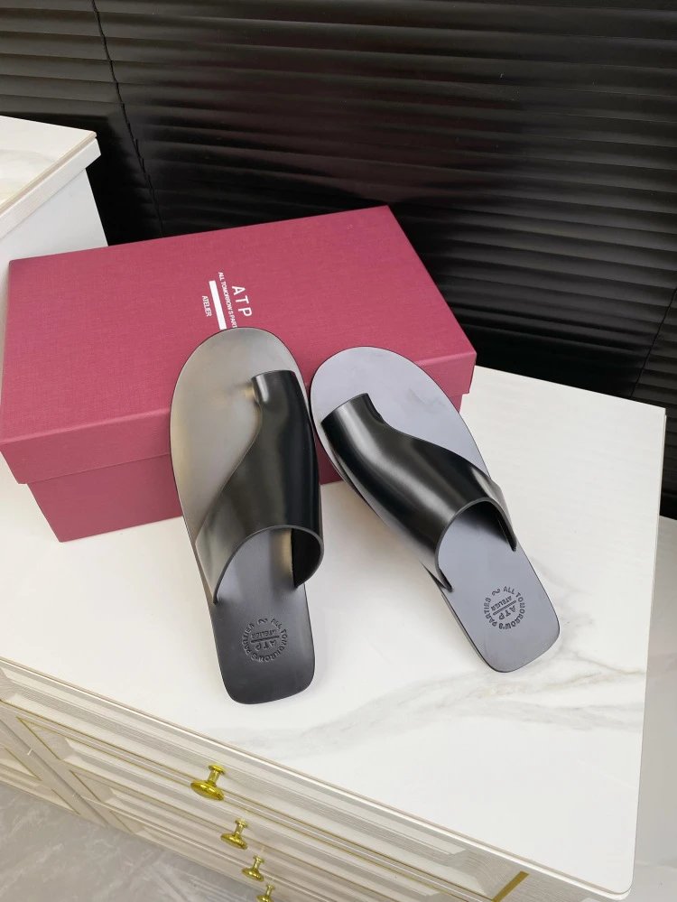 A.P.C. Tabi Slide Black Sandals - 21