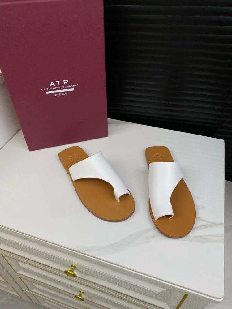 A.P.C. Tabi Slide Black Sandals - 29