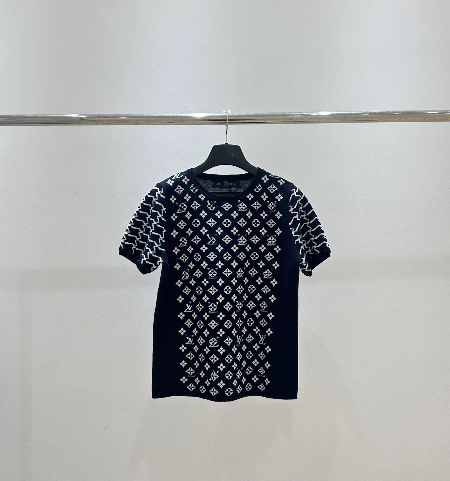 Louis Vuitton Monogram Knit T-Shirt Beige T-Shirt - 5