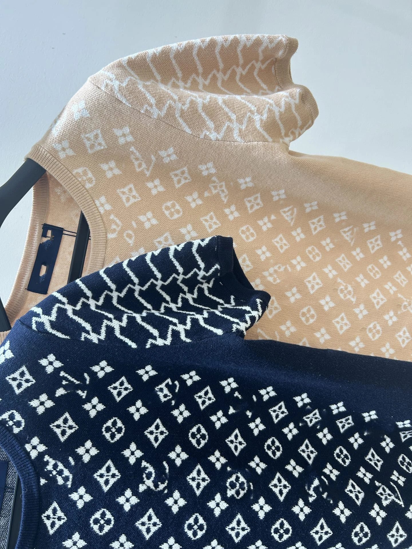 Louis Vuitton Monogram Knit T-Shirt Beige T-Shirt - 9