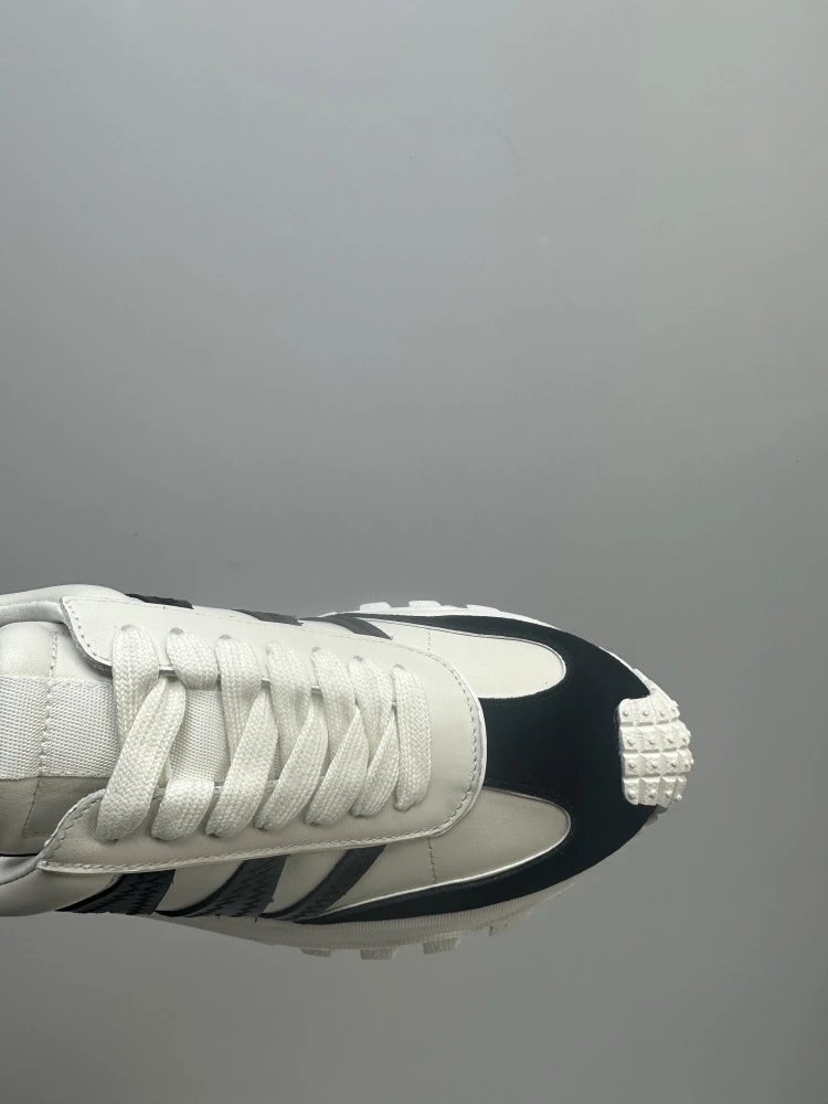 Uiki Chunky Sneakers Black and White Sneakers - 38