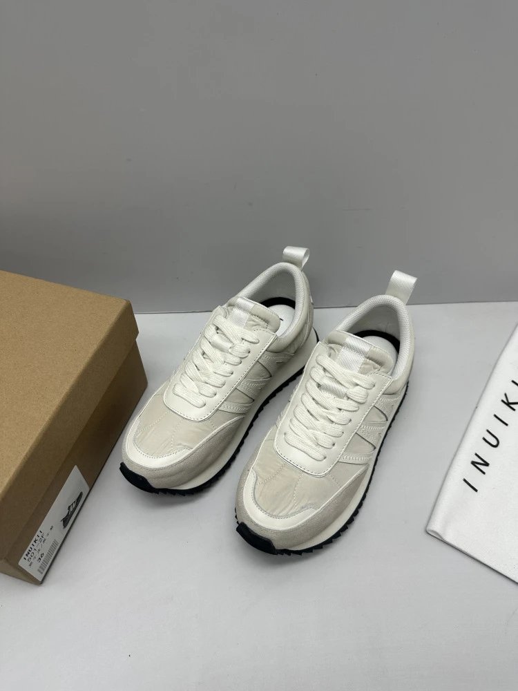 Uiki Chunky Sneakers Black and White Sneakers - 23