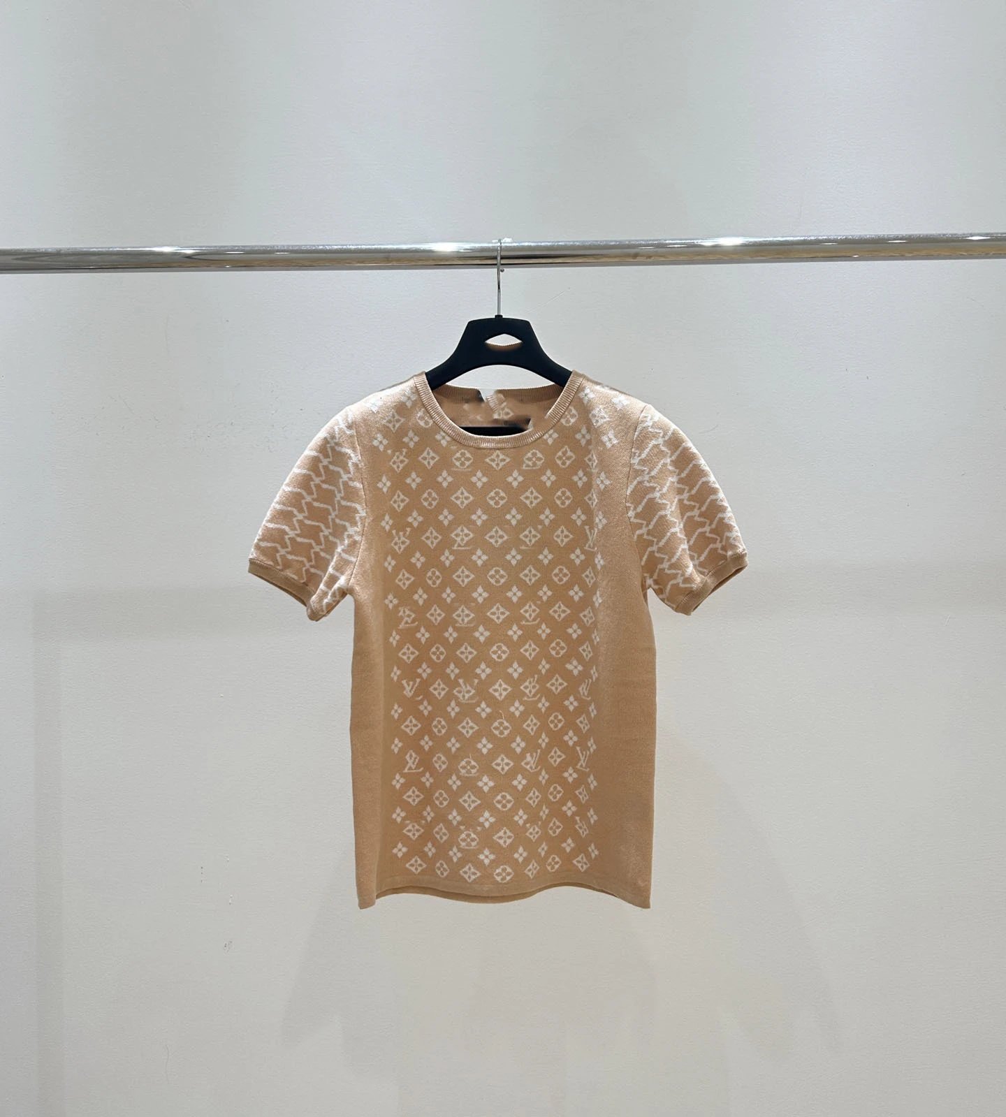 Louis Vuitton Monogram Knit T-Shirt Beige T-Shirt - 6