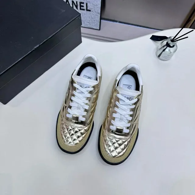 Chanel Sneakers Quilted low-top lace-up product detail image 1