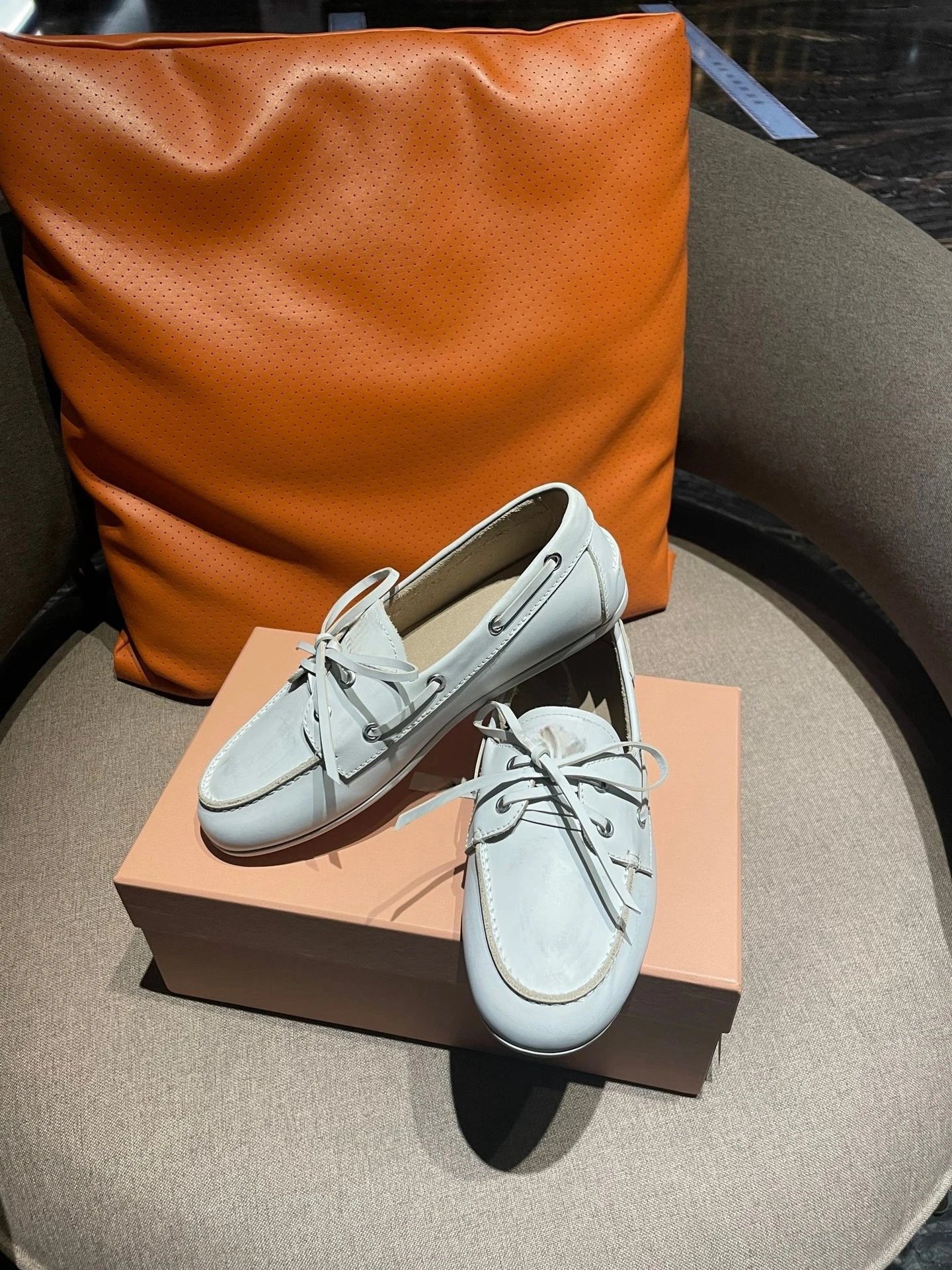 Hermès Moccasin Boat Shoes Distressed Brown Leather - 8
