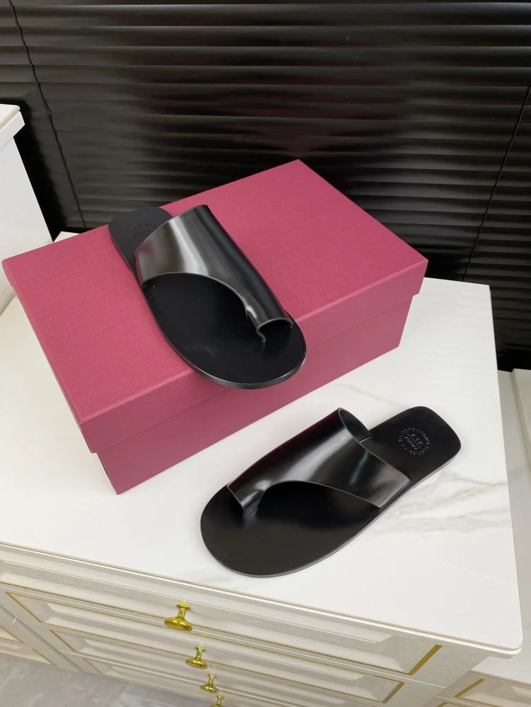A.P.C. Tabi Slide Black Sandals - 18
