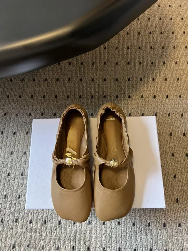Miu Leather Shoes Square-Toe Ballet Flats with Gathered Collar product detail image 5