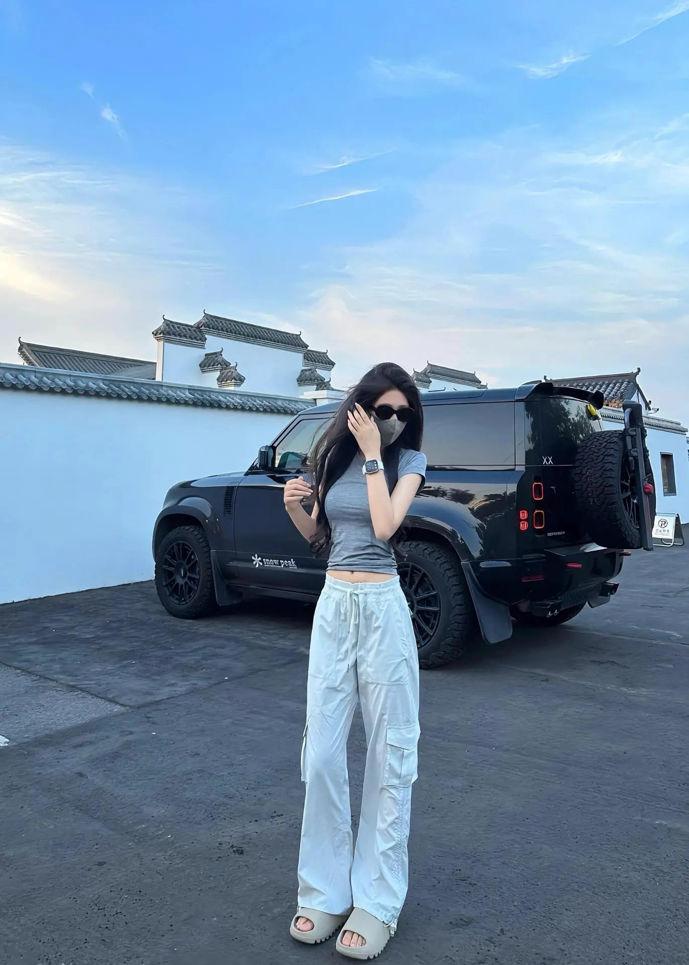 Design Cargo Pants in Off-White with Drawstring Waist and Utility Pockets - 14