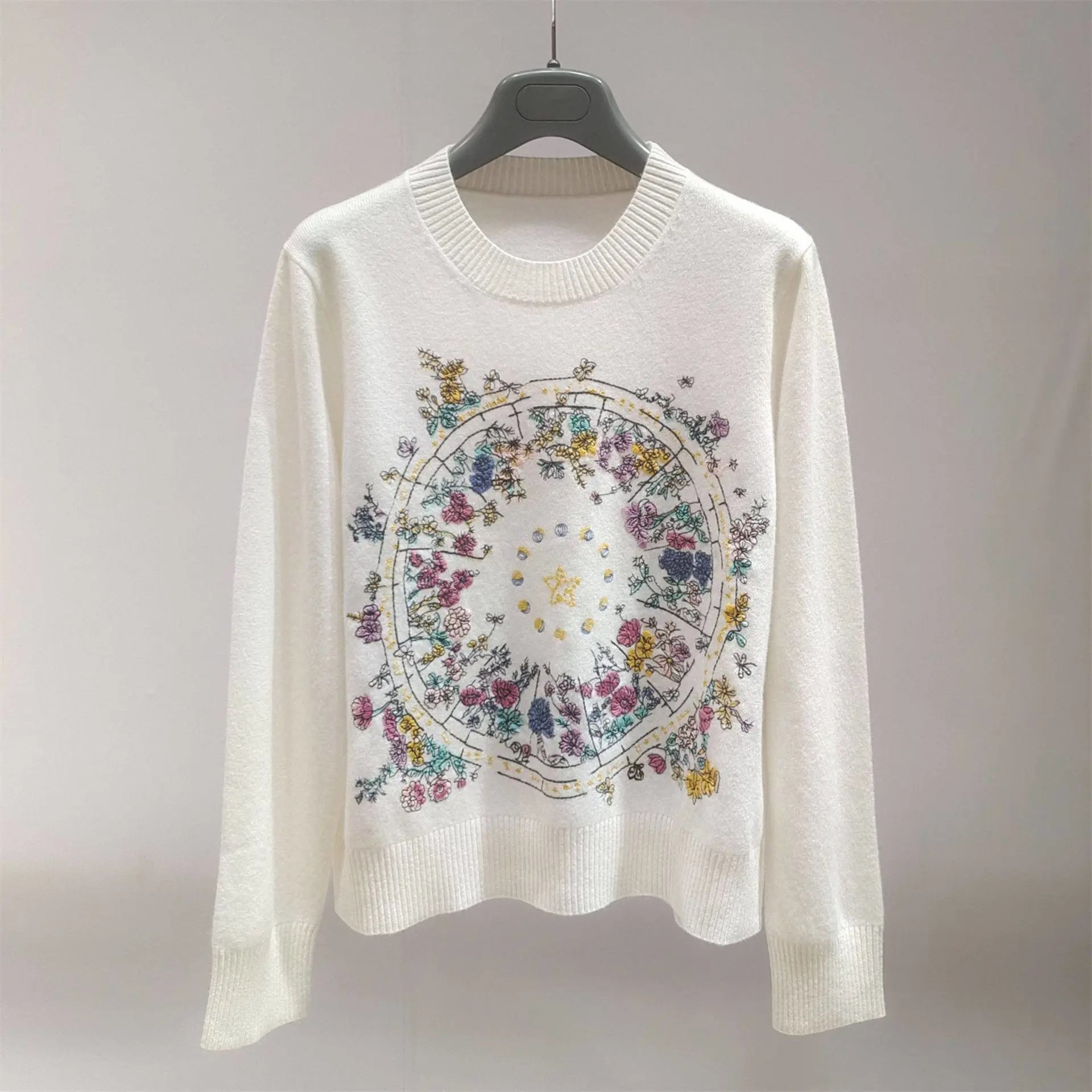 Embroidered Floral Circle Motif White Knit Sweater - 8