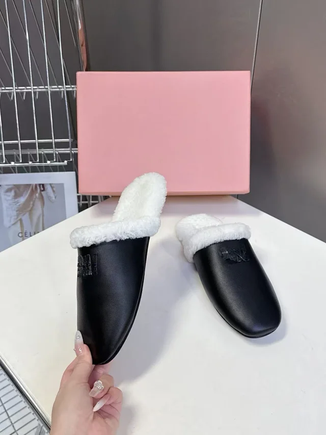 Tory Burch Slippers Shearling-Lined Leather Mule product detail image 1