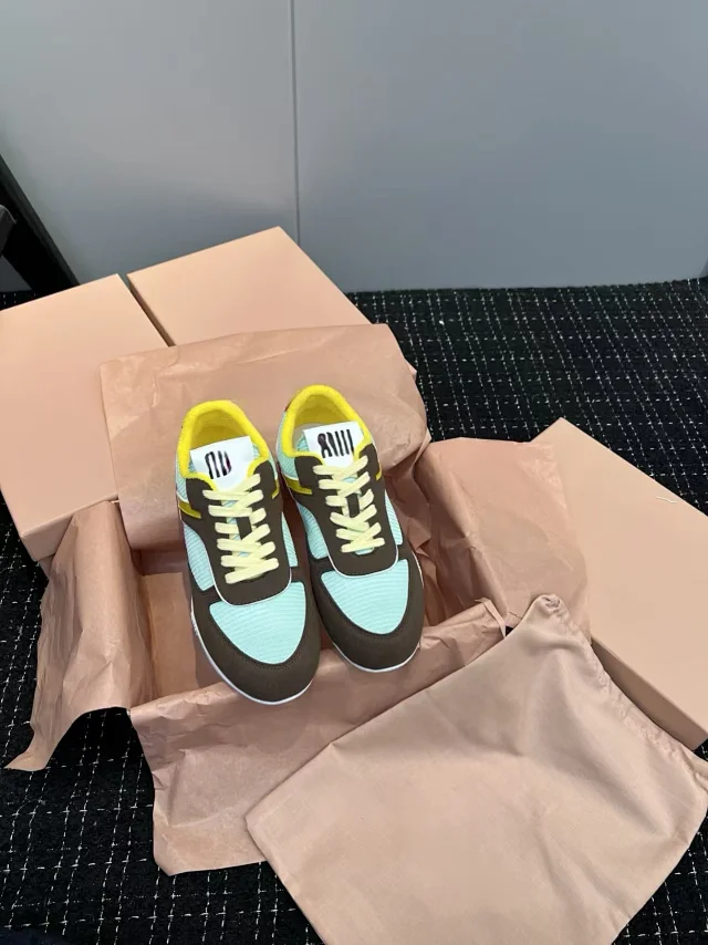 Miu Sneakers Low-Top Suede and Ribbed Textile product detail image 4