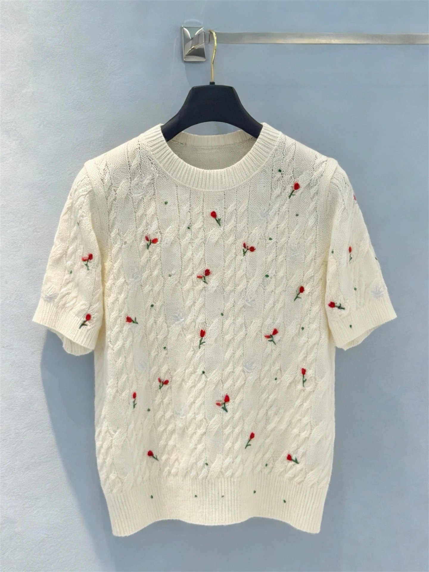 Embroidered Cable Knit Short-Sleeve Sweater in Cream with Red Floral Motif - 3