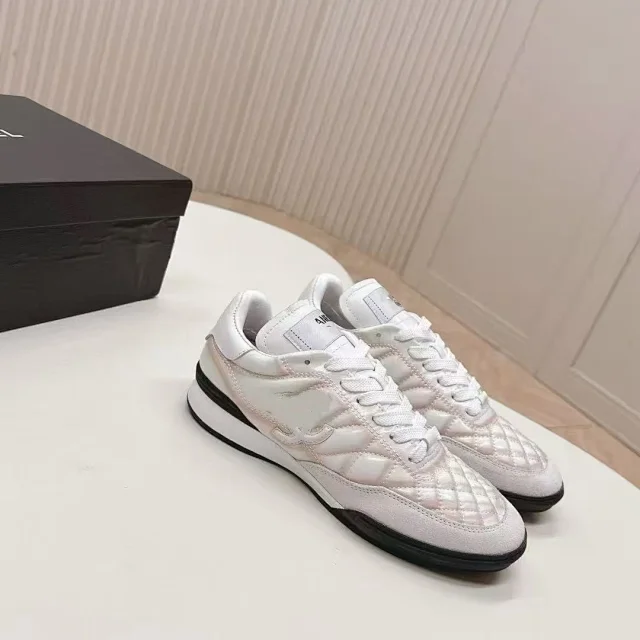 Chanel Sneakers Quilted Low-Top product detail image 6