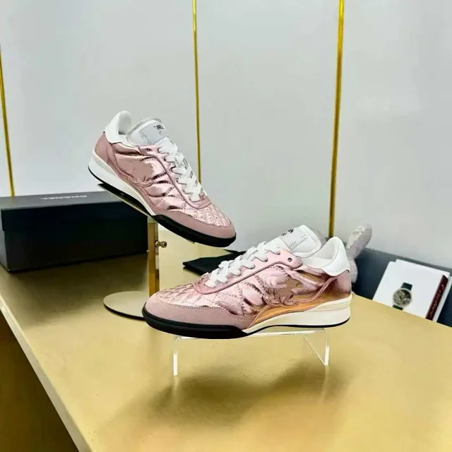 Chanel Sneakers Quilted Low-Top product detail image 11