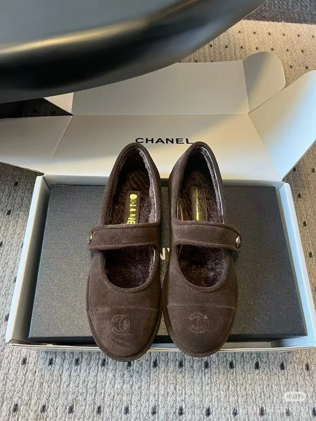 Chanel Casual Shoes Shearling-Lined Mary Jane Flats product detail image 2