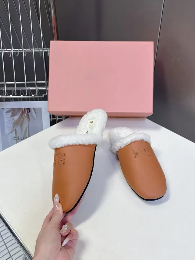 Tory Burch Slippers Shearling-Lined Leather Mule product detail image 2