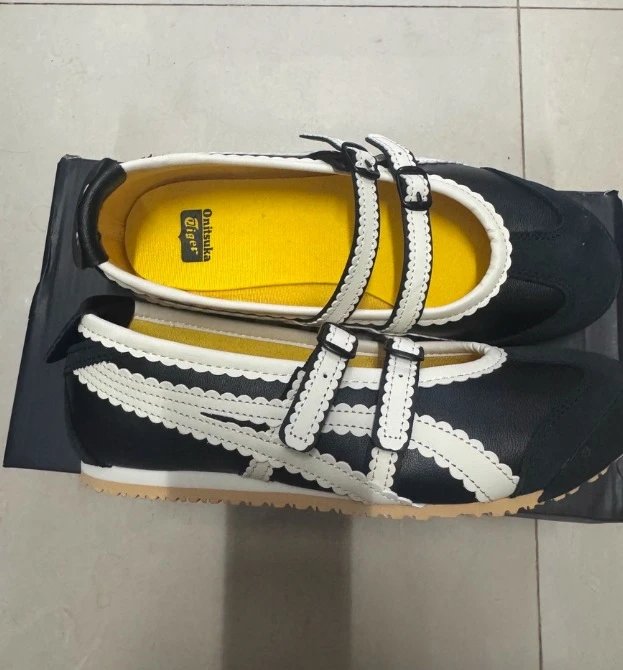 Asics Onitsuka Tiger Mexico 66 Mary Jane Black/White Sneakers - 30