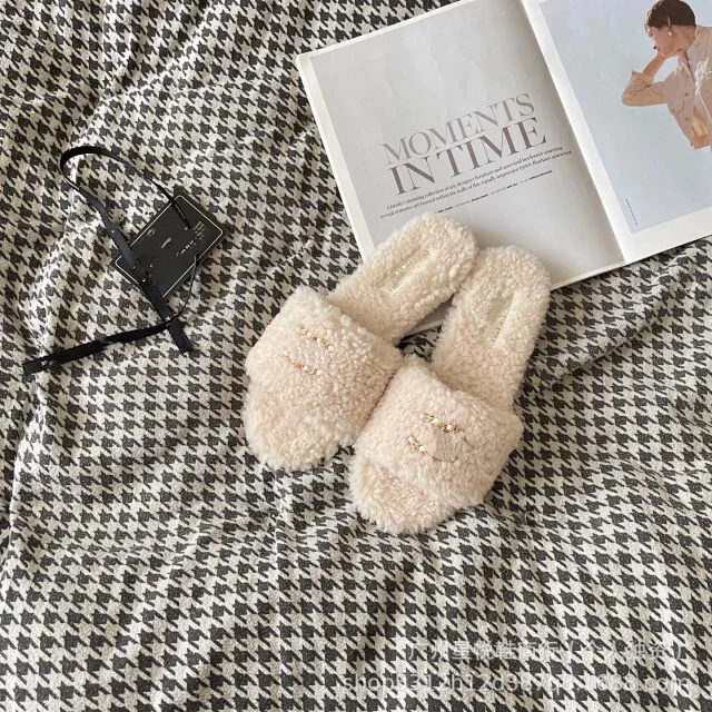 CELINE Slippers Shearling Slide with Double Chain Detail product detail image 4