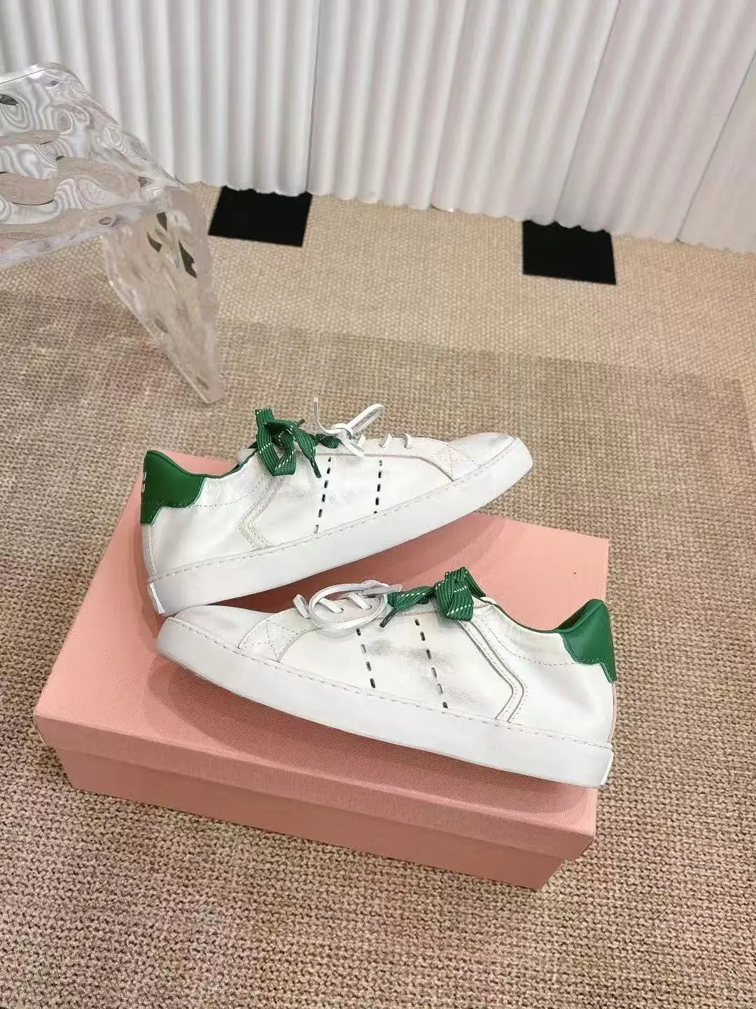 Off-White Diagonal Arrow Low Top White Sneakers - 7