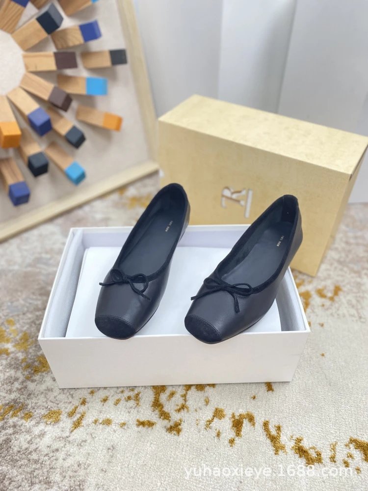 Rochas Ballet Flats Black Leather Shoes - 10