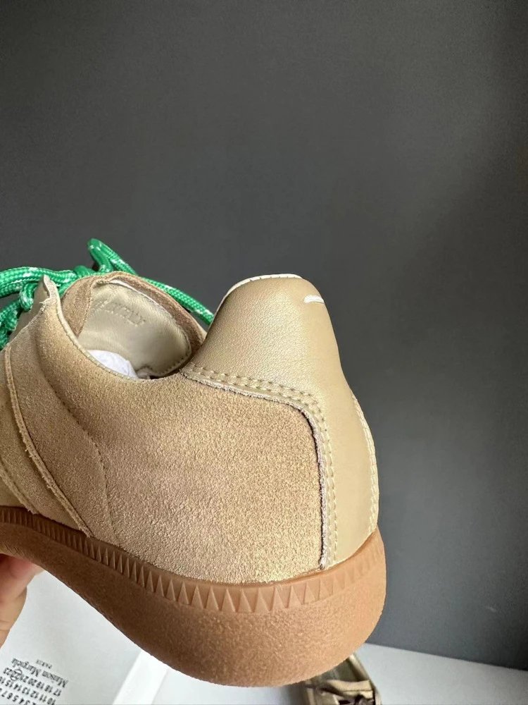 Maison Margiela Replica Sneakers Brown Suede with Contrasting Laces Sneakers - 25