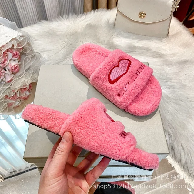 Unbranded Slippers Plush open-toe slides with heart appliqué product detail image 8