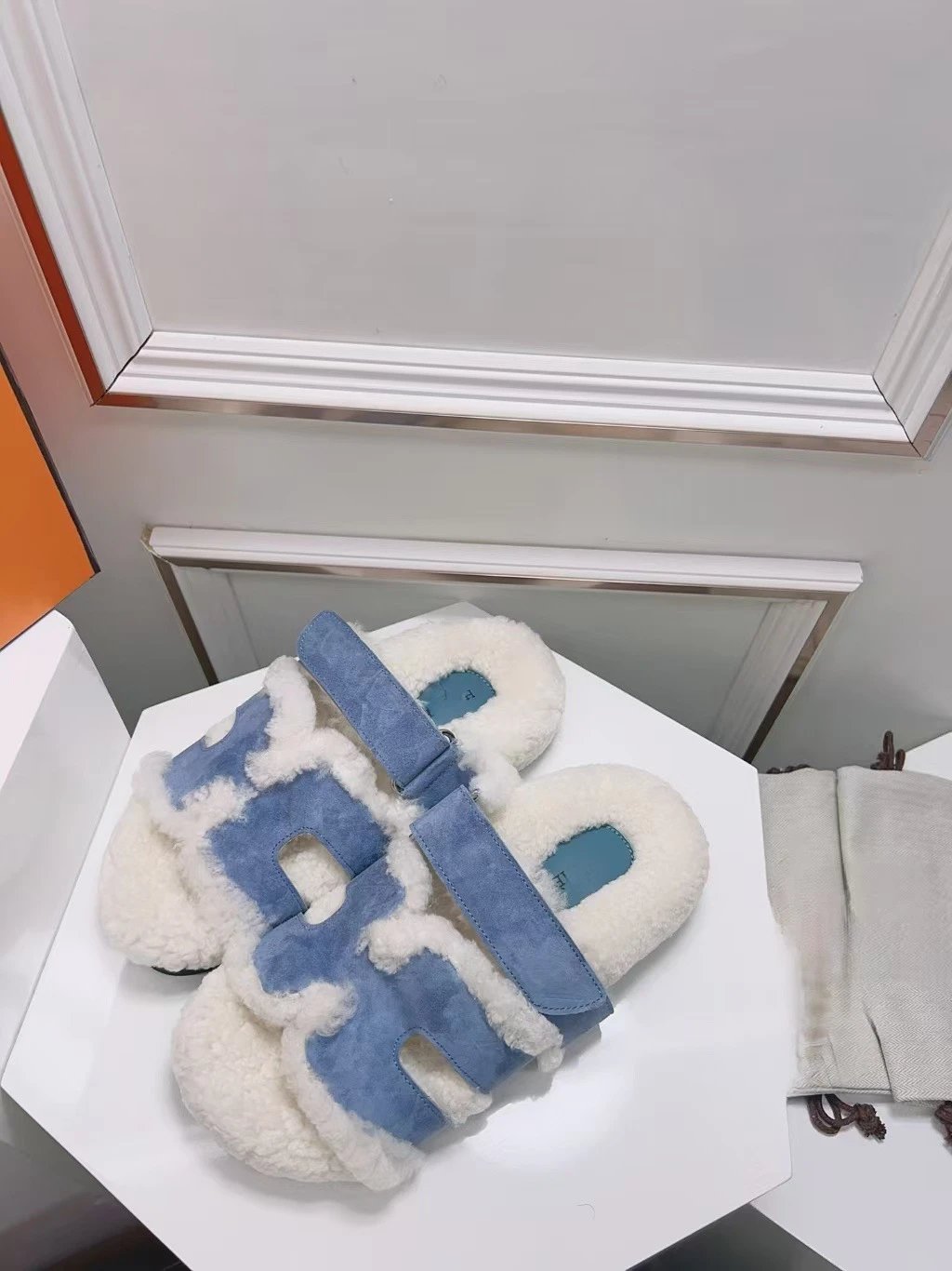Hermès Oran Shearling Slide Sandals Tan and White - 4