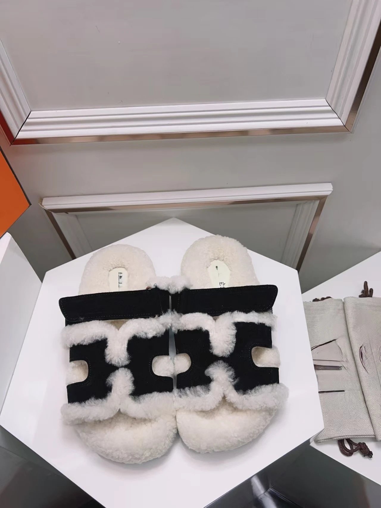 Hermès Oran Shearling Slide Sandals Tan and White - 7