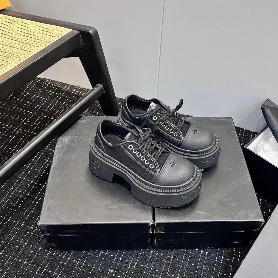 Off-White x Louis Vuitton Monogram Platform Sneakers Black and White - 6