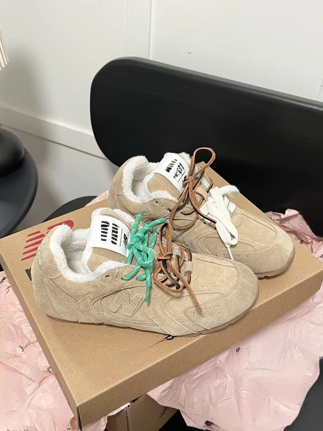 New Balance 990v6 Brown Shearling Lined Sneakers - 7