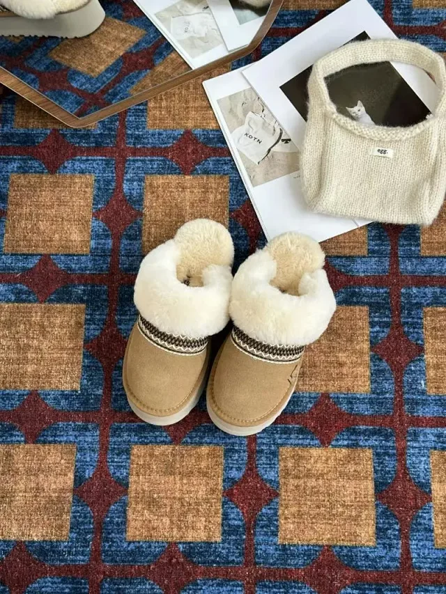 UGG Boots Fur-Lined Platform Ankle with Patterned Trim product detail image 4