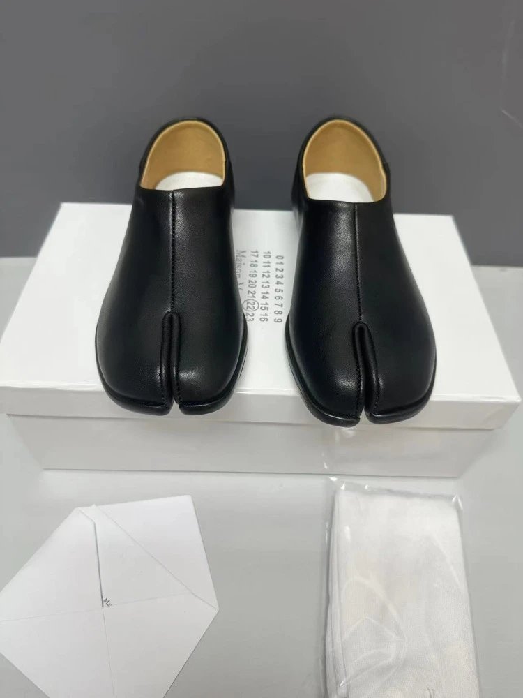 Maison Margiela Tabi Loafers Black Leather Slip-On Shoes - 8