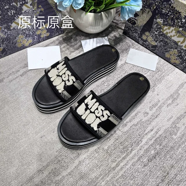 Dior Sandals Embroidered Strap Platform Slide product detail image 8