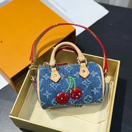 Louis Vuitton Uncategorized Mini Handbag Keychain Charm product detail image 4