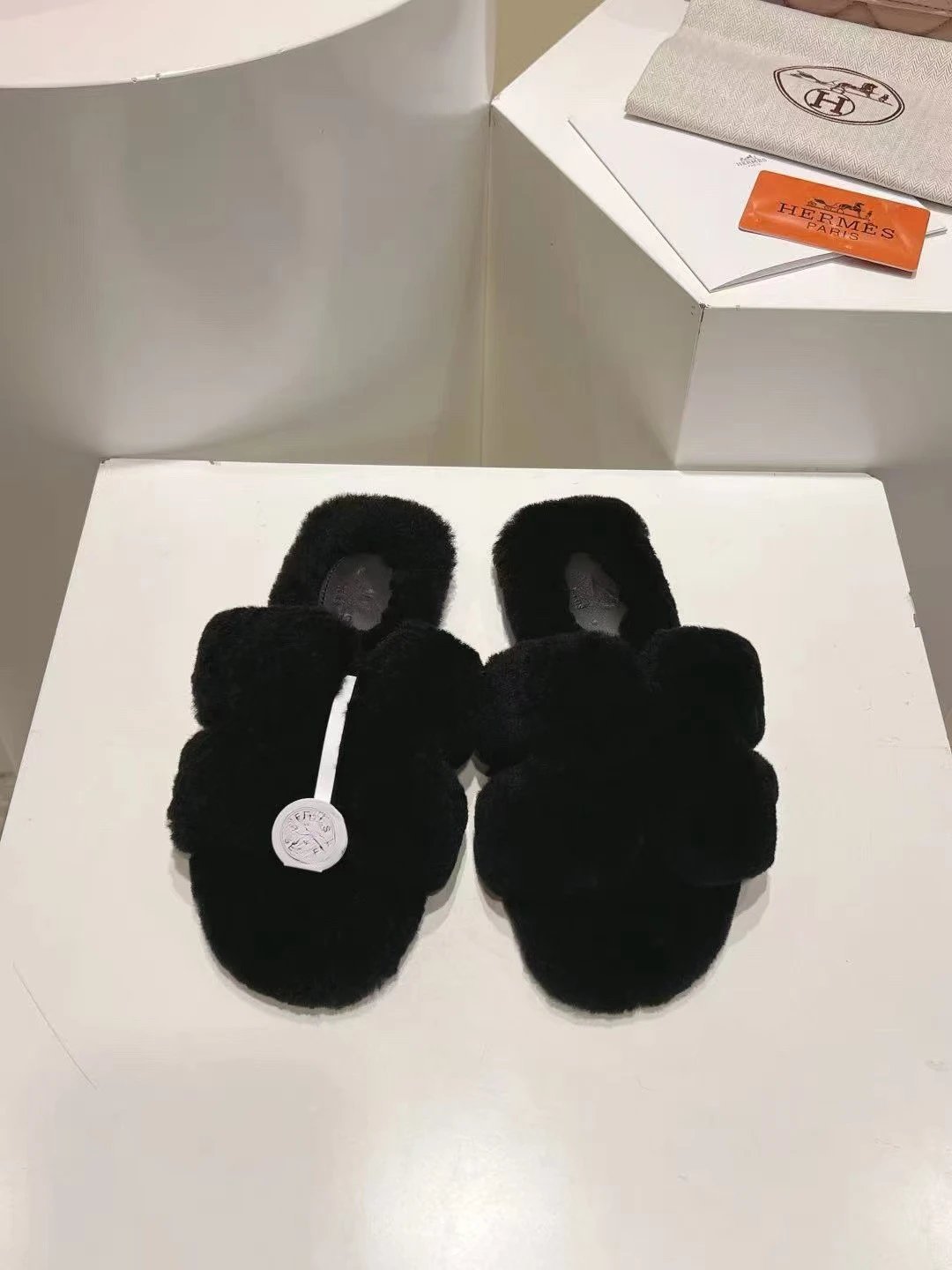 Hermès Kelly Fur Slippers Beige Slippers - 2