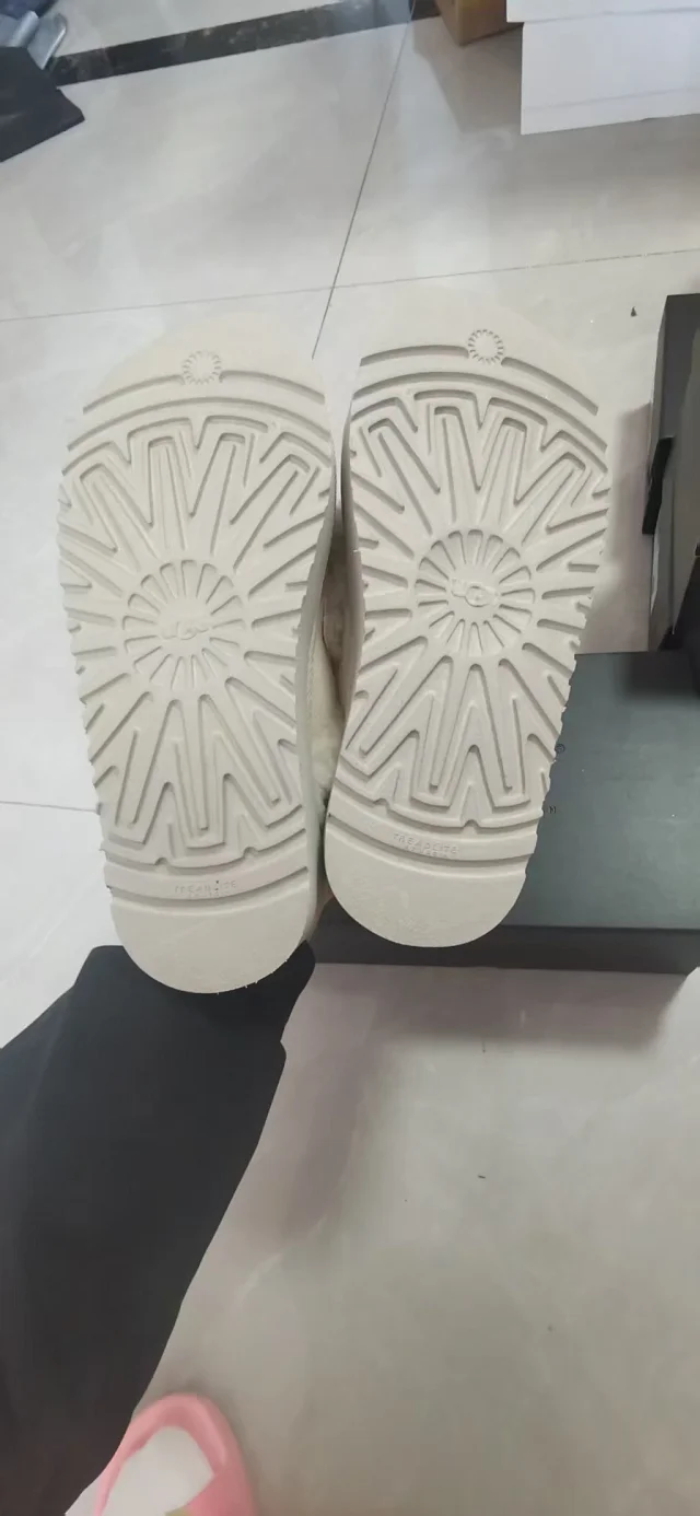 UGG Slippers Platform Shearling Logo Strap product detail image 5