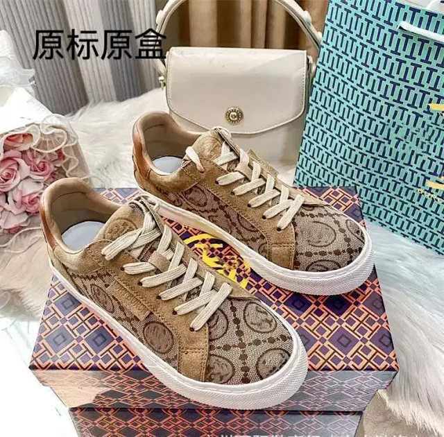 Tory Burch Sneakers Monogram Lace-Up Low-Top product detail image 2