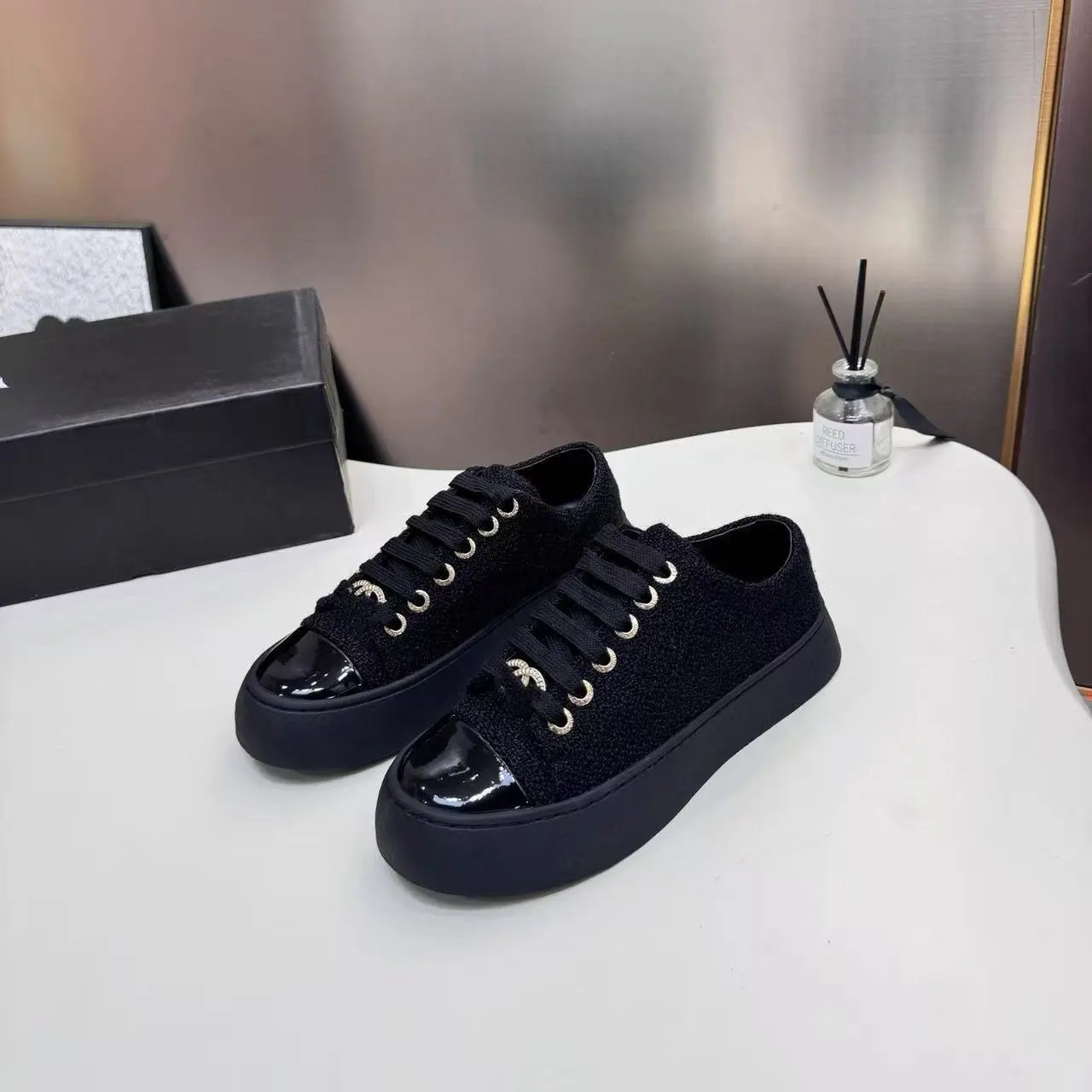Unbranded Sneakers Low-Top Lace-Up Platform with Patent Toe Cap image 4