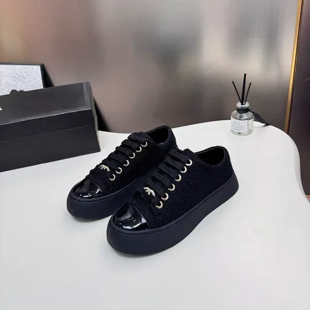 Unbranded Sneakers Low-Top Lace-Up Platform with Patent Toe Cap product detail image 4
